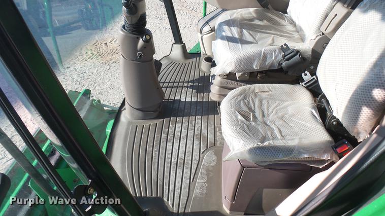 image for item DC2445 2013 John Deere S670 STS combine