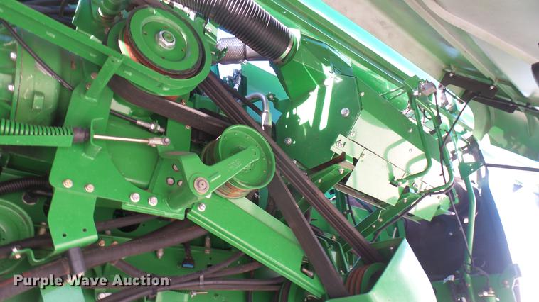 image for item DC2445 2013 John Deere S670 STS combine