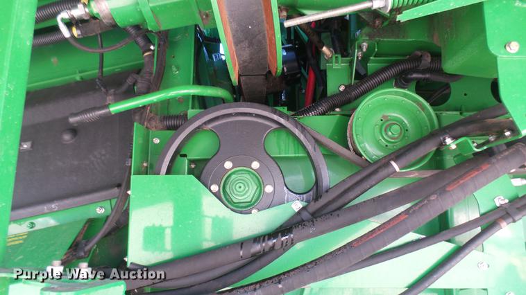 image for item DC2445 2013 John Deere S670 STS combine