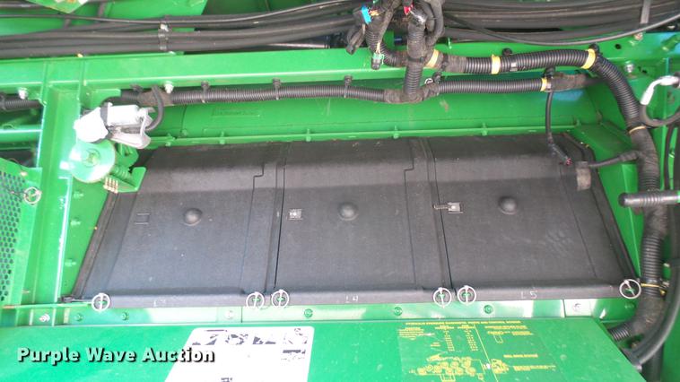 image for item DC2445 2013 John Deere S670 STS combine