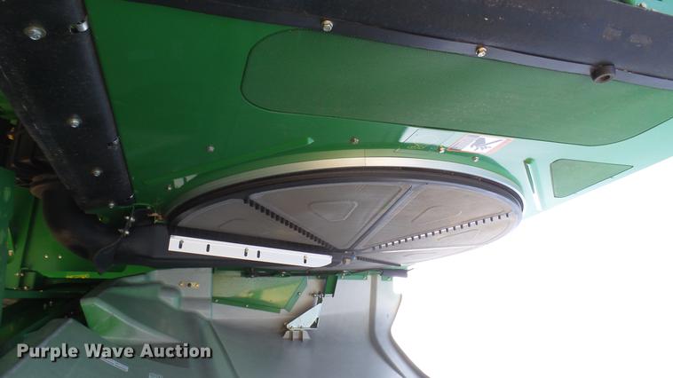 image for item DC2445 2013 John Deere S670 STS combine