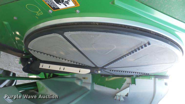 image for item DC2445 2013 John Deere S670 STS combine