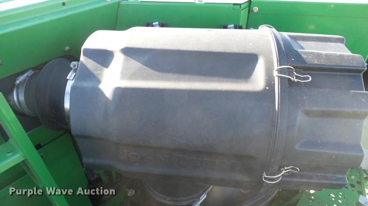 image for item DC2445 2013 John Deere S670 STS combine