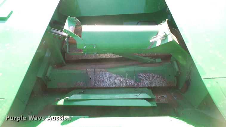 image for item DC2445 2013 John Deere S670 STS combine