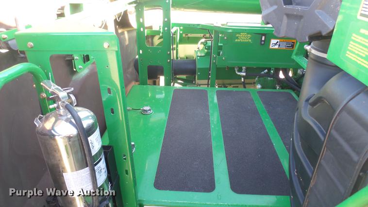 image for item DC2445 2013 John Deere S670 STS combine