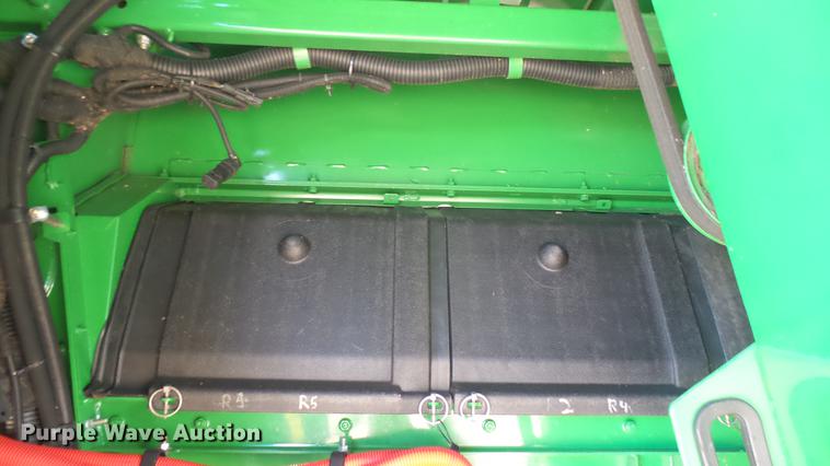 image for item DC2445 2013 John Deere S670 STS combine