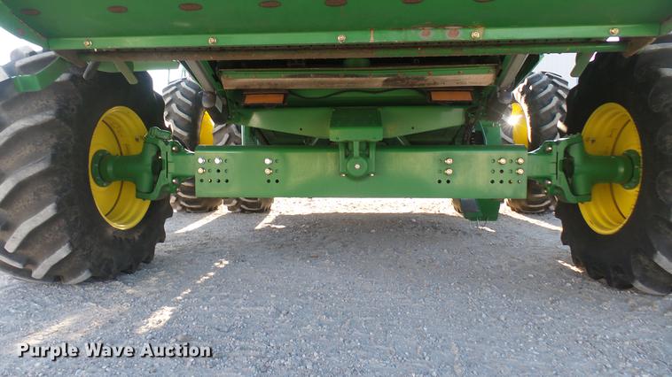 image for item DC2445 2013 John Deere S670 STS combine