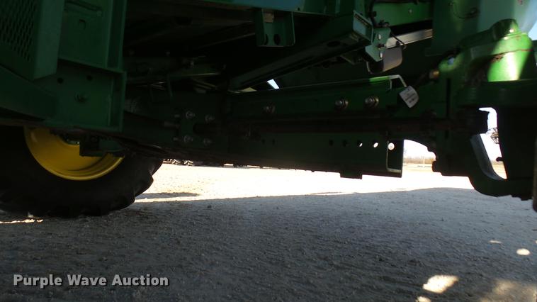 image for item DC2445 2013 John Deere S670 STS combine