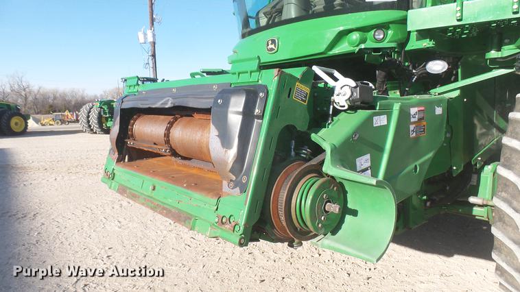 image for item DC2445 2013 John Deere S670 STS combine