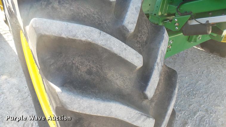 image for item DC2445 2013 John Deere S670 STS combine
