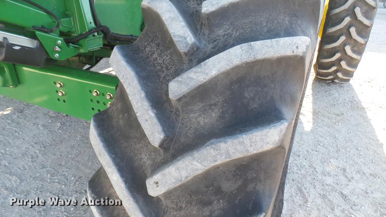 image for item DC2445 2013 John Deere S670 STS combine