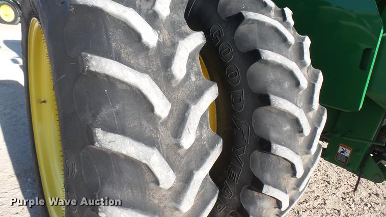 image for item DC2445 2013 John Deere S670 STS combine