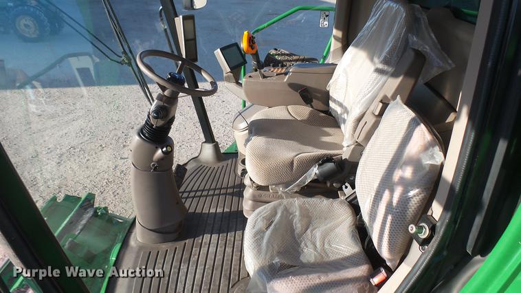 image for item DC2447 2013 John Deere S670 STS combine