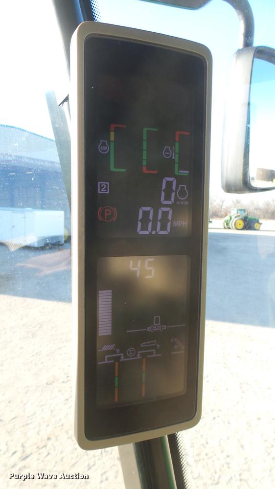 image for item DC2447 2013 John Deere S670 STS combine