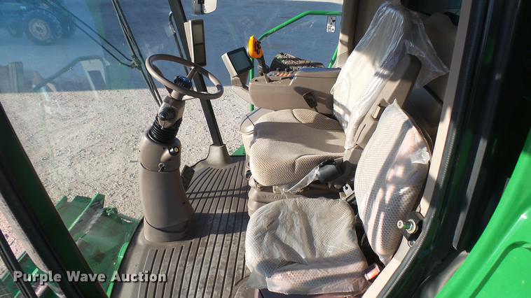 image for item DC2447 2013 John Deere S670 STS combine