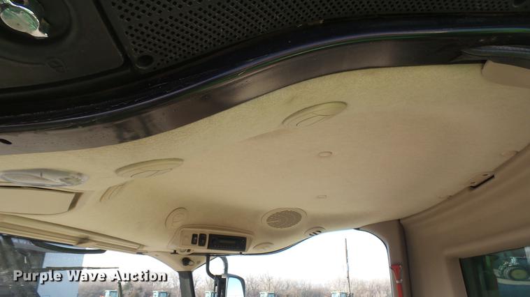 image for item DC2447 2013 John Deere S670 STS combine