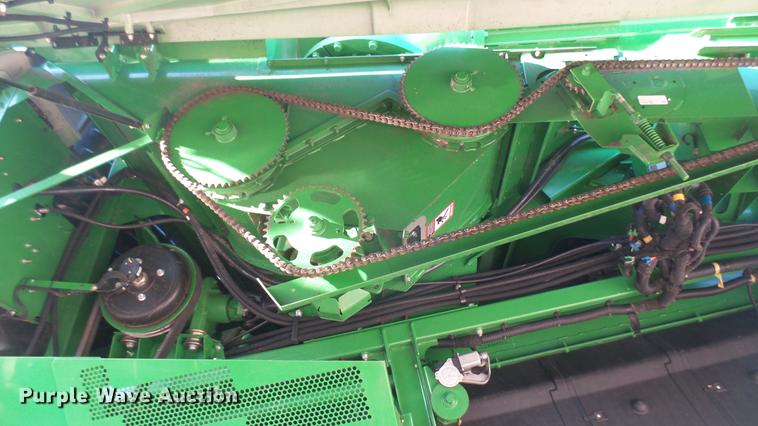 image for item DC2447 2013 John Deere S670 STS combine