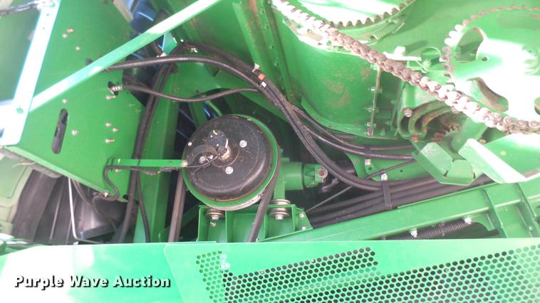 image for item DC2447 2013 John Deere S670 STS combine