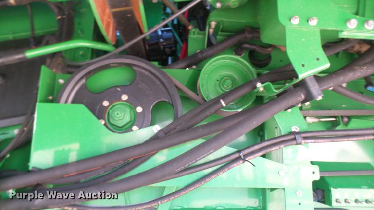 image for item DC2447 2013 John Deere S670 STS combine