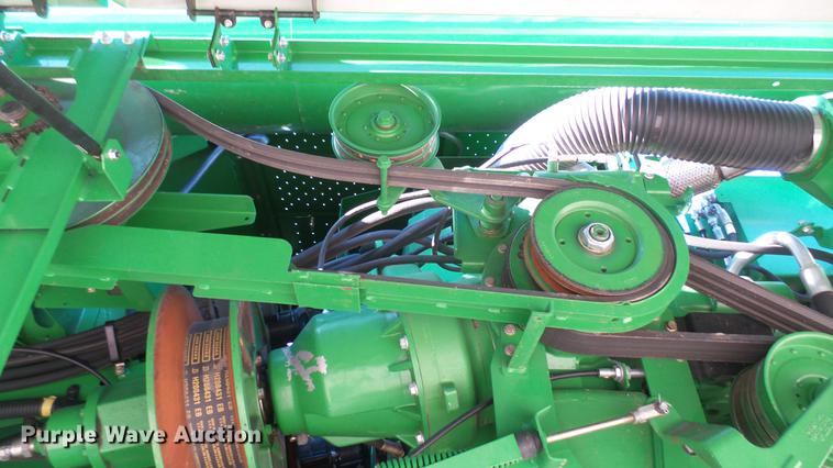 image for item DC2447 2013 John Deere S670 STS combine