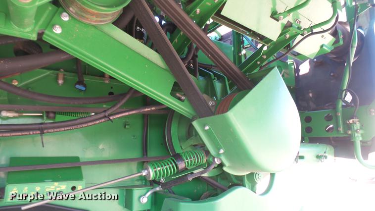 image for item DC2447 2013 John Deere S670 STS combine