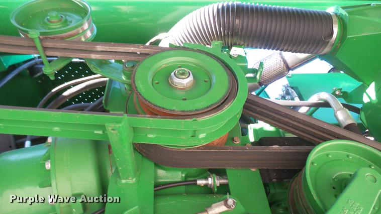 image for item DC2447 2013 John Deere S670 STS combine