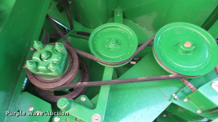 image for item DC2447 2013 John Deere S670 STS combine
