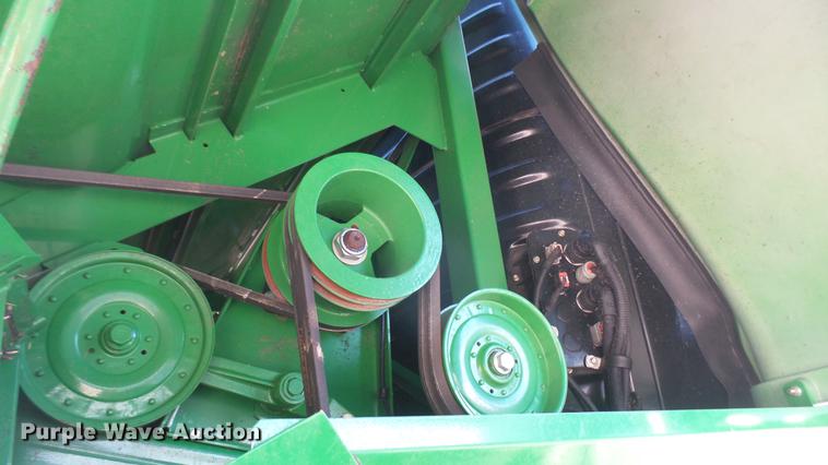 image for item DC2447 2013 John Deere S670 STS combine