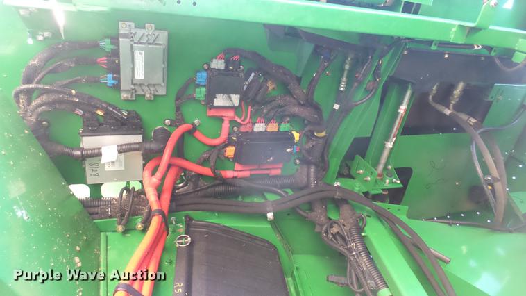 image for item DC2447 2013 John Deere S670 STS combine