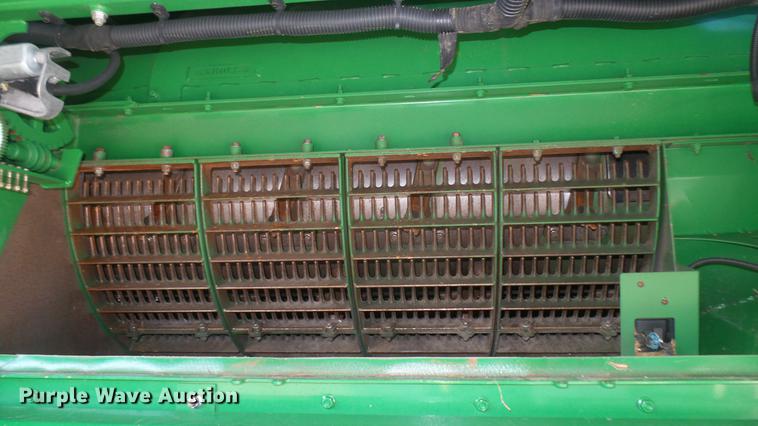 image for item DC2447 2013 John Deere S670 STS combine