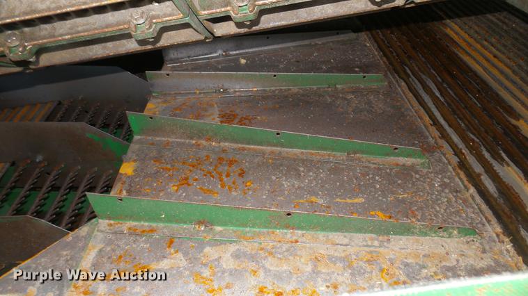 image for item DC2447 2013 John Deere S670 STS combine