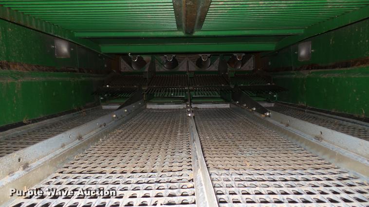 image for item DC2447 2013 John Deere S670 STS combine