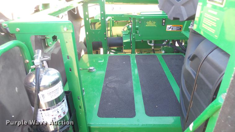 image for item DC2447 2013 John Deere S670 STS combine