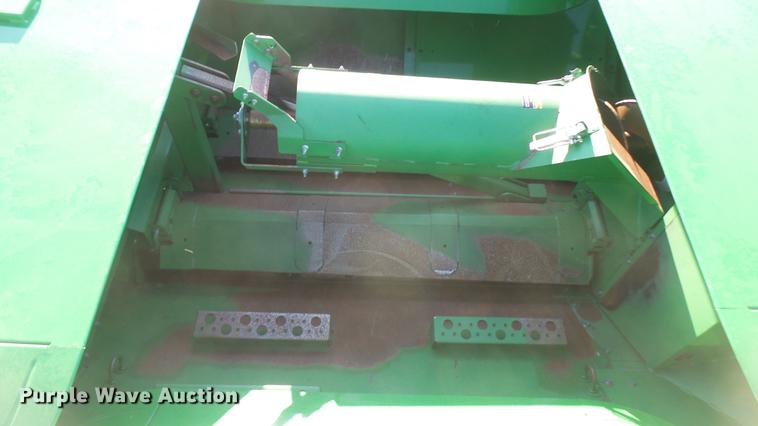 image for item DC2447 2013 John Deere S670 STS combine