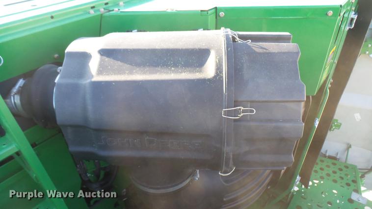 image for item DC2447 2013 John Deere S670 STS combine