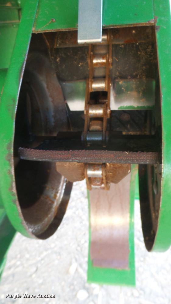 image for item DC2447 2013 John Deere S670 STS combine