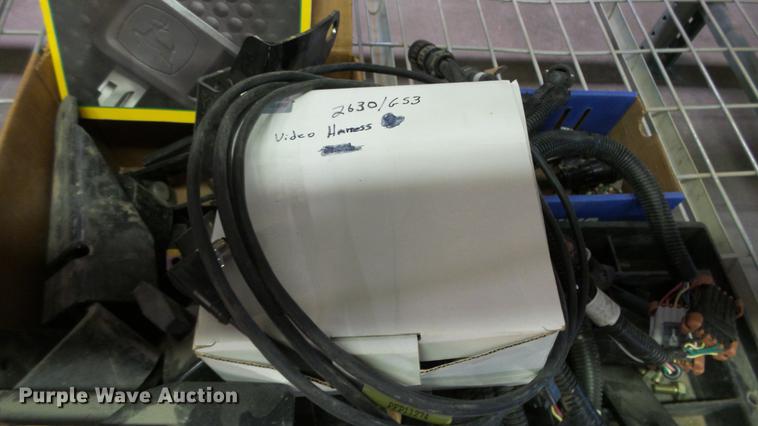 image for item DR9776 John Deere StarFire 300 GPS receiver