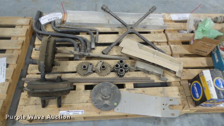 image for item DR9935 Grain trailer hopper parts