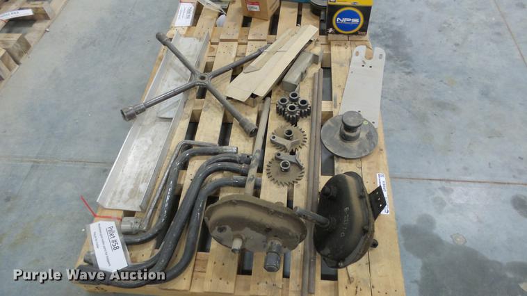 image for item DR9935 Grain trailer hopper parts
