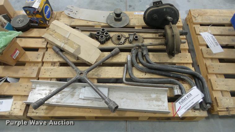image for item DR9935 Grain trailer hopper parts