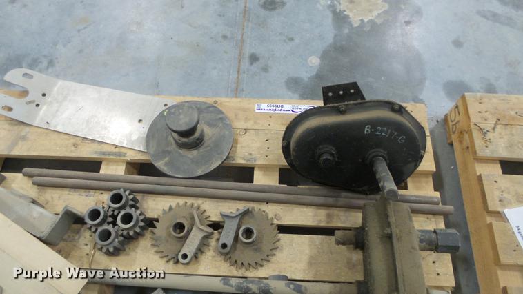 image for item DR9935 Grain trailer hopper parts