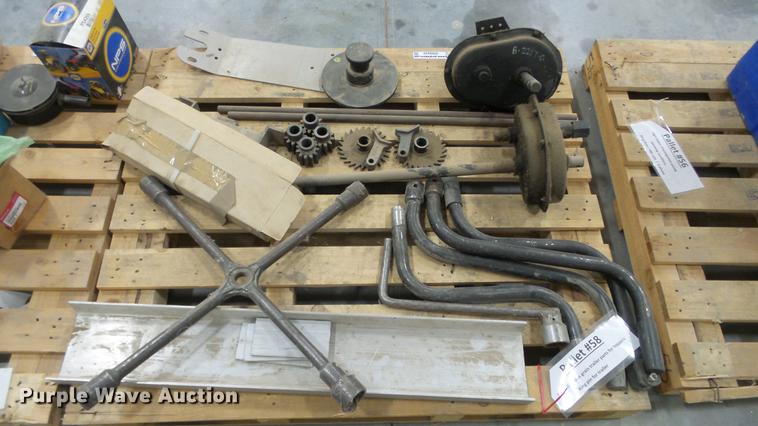 image for item DR9935 Grain trailer hopper parts
