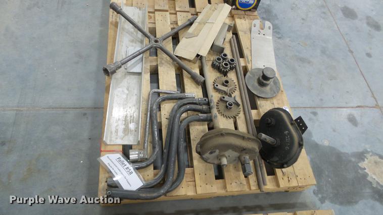 image for item DR9935 Grain trailer hopper parts