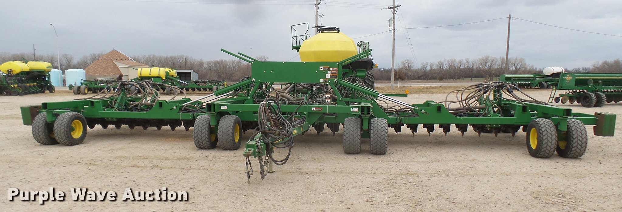 2014 John Deere 1890 air seeder in Lyons, KS Item DC2362 sold