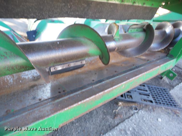 image for item AY9621 John Deere 843 corn head