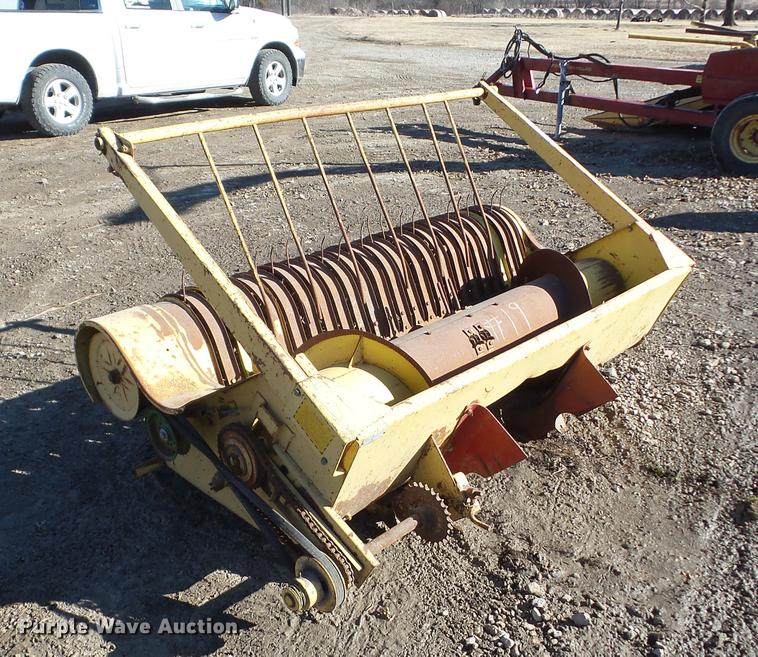 image for item AY9623 New Holland 770W pickup head