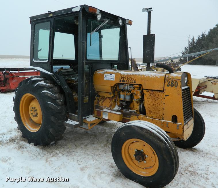 image for item DB6661 David Brown 380 tractor