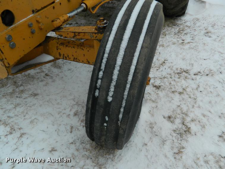image for item DB6661 David Brown 380 tractor