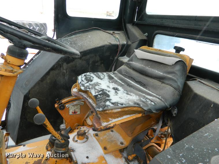 image for item DB6661 David Brown 380 tractor