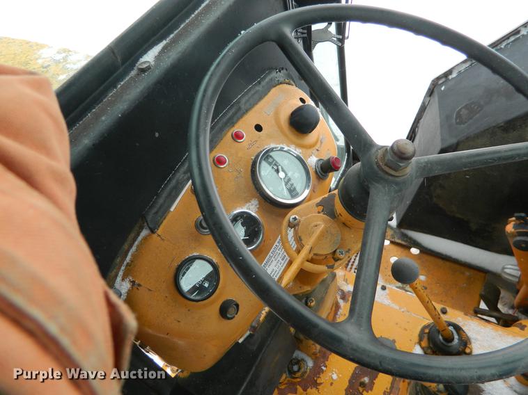 image for item DB6661 David Brown 380 tractor